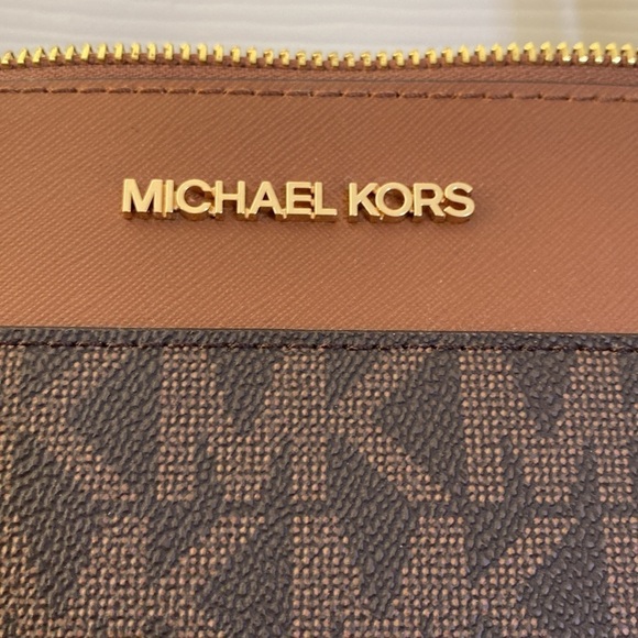 Michael Kors Brown Tote with Structured Design and Gold Hardware - Picture 6 of 7